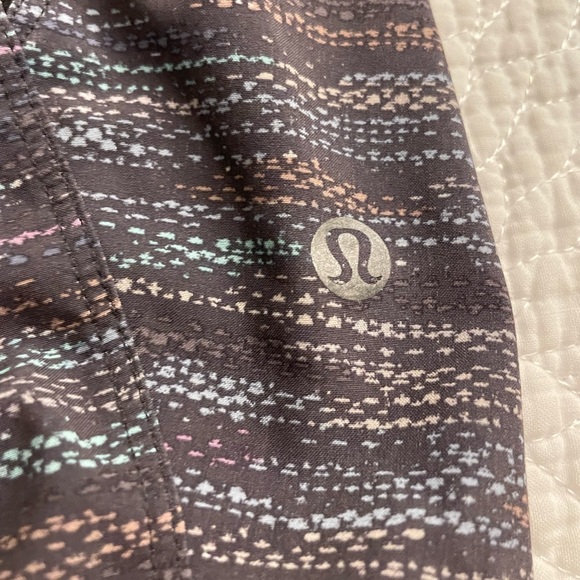 Lululemon Surge Shorts Size M - Picture 3 of 9